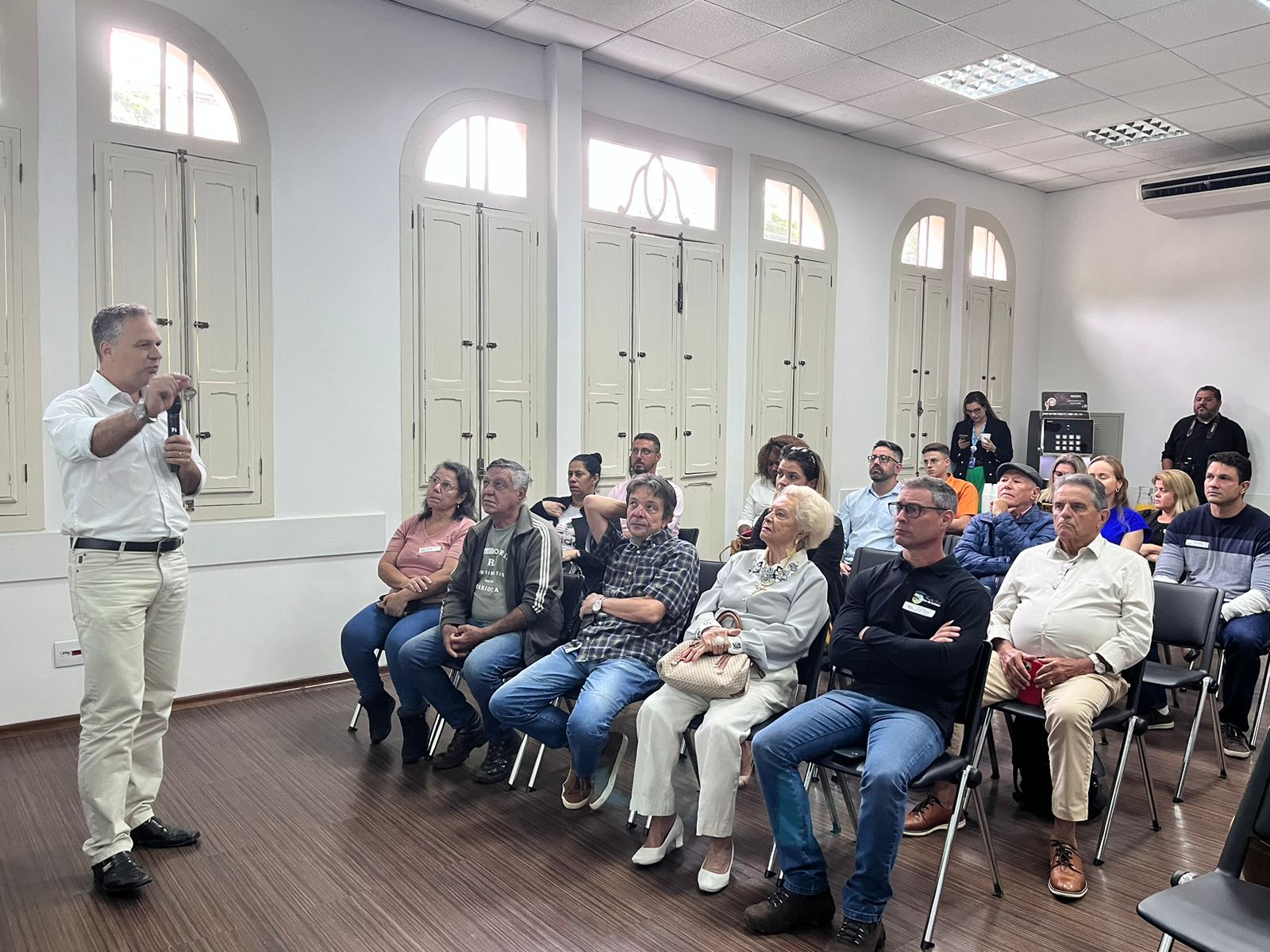 Café com Associados ACIANF abordou quais os caminhos para alcançar o sucesso financeiro